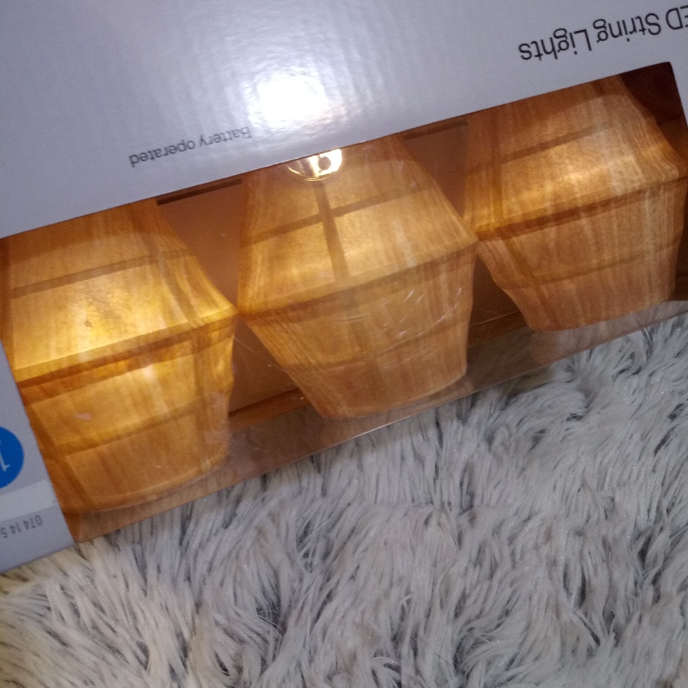 Room essentials LED string lights - Picture 2 of 6